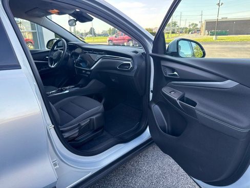 Used 2023 Chevrolet Bolt EUV LT w/ Comfort Package FWD image 29
