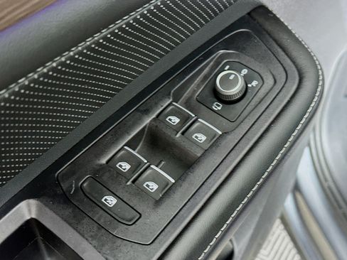 Used 2024 Volkswagen Atlas SEL Premium R-Line AWD/4WD image 18