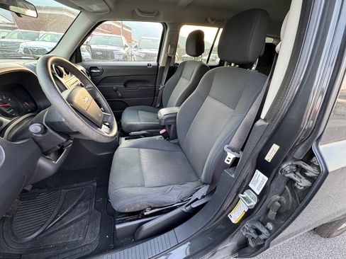 Used 2010 Jeep Patriot Sport w/ Tire & Wheel Group AWD/4WD image 15