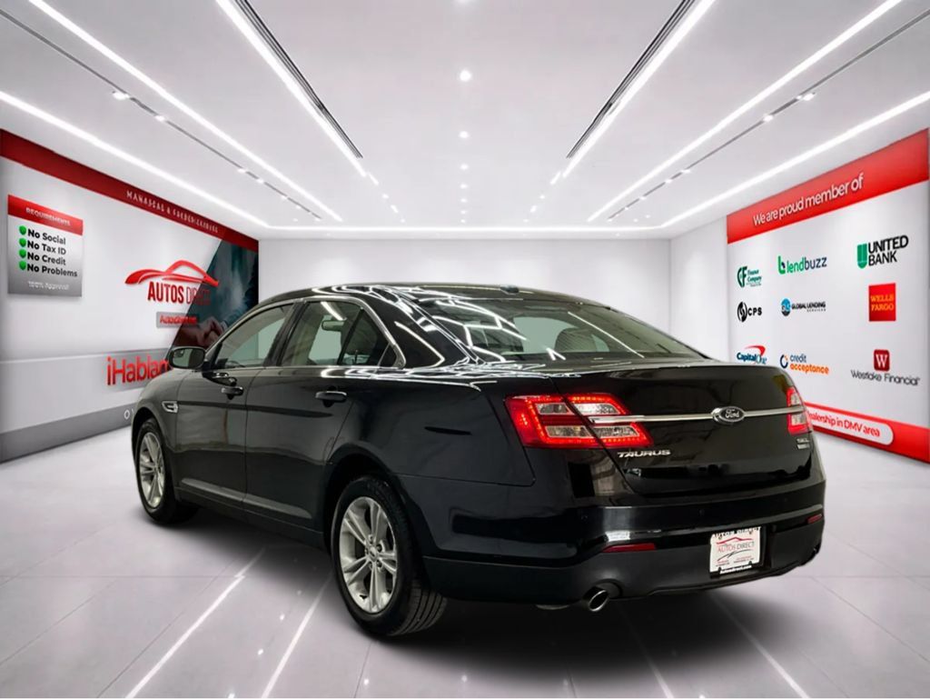 Used 2018 Ford Taurus SEL w/ Equipment Group 201A AWD/4WD image 5