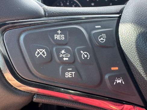 Used 2023 Chevrolet Equinox RS w/ RS Leather Package FWD image 17