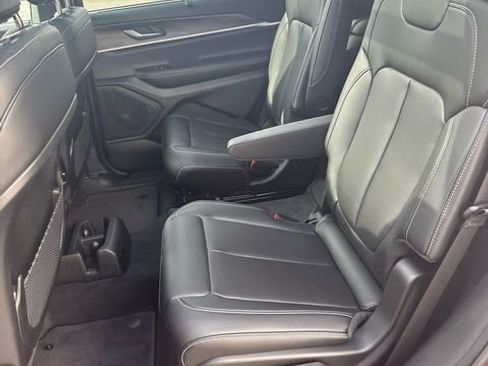 New 2025 Jeep Grand Cherokee L Limited w/ Luxury Tech Group II image 20