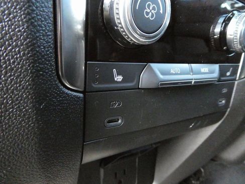 Certified 2025 GMC Yukon Denali image 40