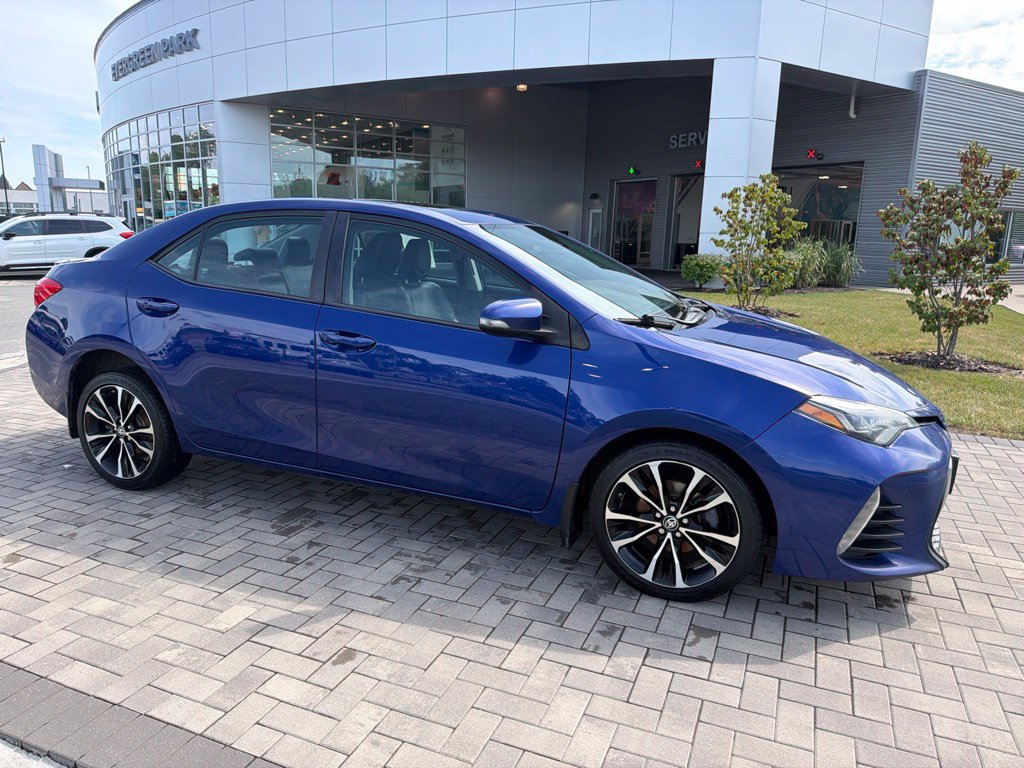 Used 2018 Toyota Corolla SE w/ SE Premium Package FWD image 2