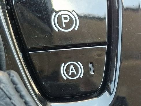Used 2021 Volvo XC90 T6 Momentum AWD/4WD image 24
