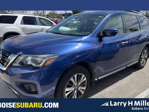 Used 2017 Nissan Pathfinder S image 1