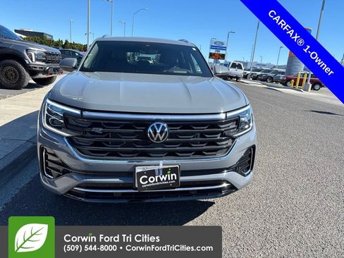Used 2024 Volkswagen Atlas Cross Sport SEL R-Line AWD/4WD image 8