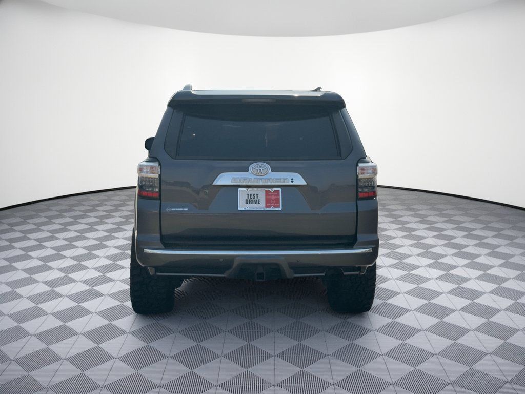 Used 2022 Toyota 4Runner Limited AWD/4WD image 15