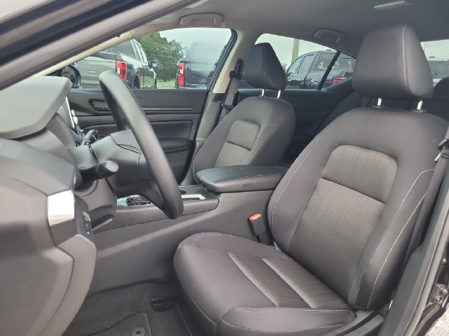 Used 2025 Nissan Altima 2.5 S FWD image 18