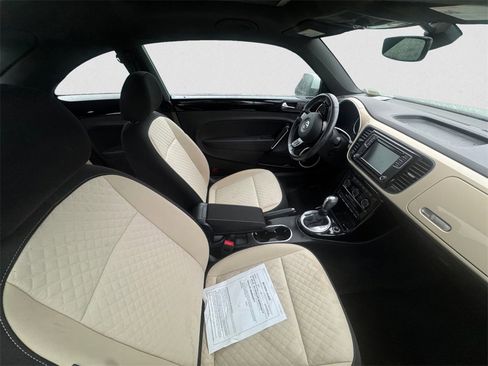 Used 2019 Volkswagen Beetle 2.0T SE image 10