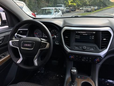 Used 2017 GMC Acadia SLE image 15
