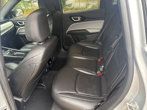 Used 2025 Jeep Compass Limited image 27