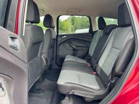 Used 2016 Ford Escape SE w/ SE Cold Weather Package FWD image 16
