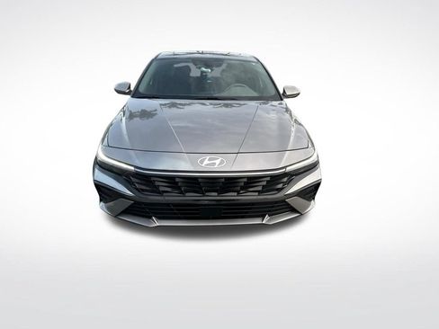 Used 2025 Hyundai Elantra SEL FWD image 3