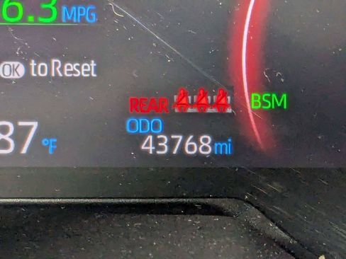 Used 2023 Toyota RAV4 XLE Premium FWD image 21
