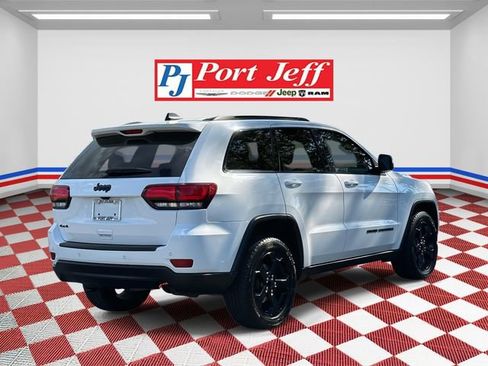 Used 2019 Jeep Grand Cherokee Laredo image 5