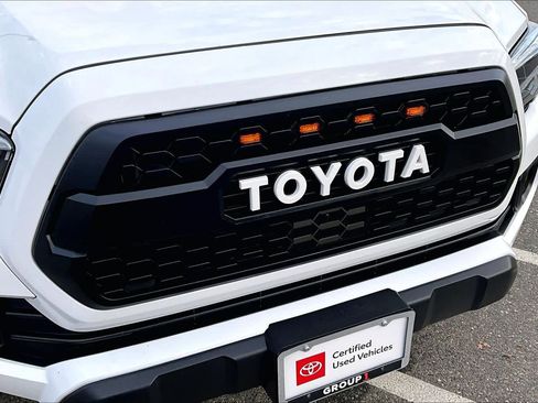Certified 2021 Toyota Tacoma TRD Off-Road image 29