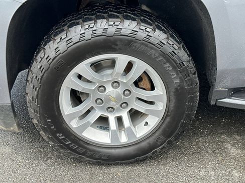 Used 2018 Chevrolet Suburban LS AWD/4WD image 9