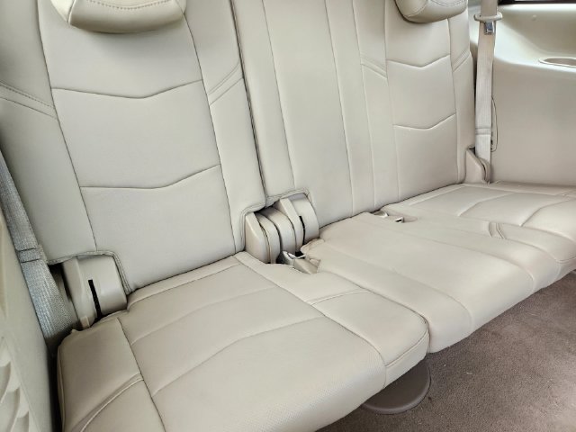 Used 2018 Cadillac Escalade Premium Luxury w/ LPO, Radiant Package AWD/4WD image 24