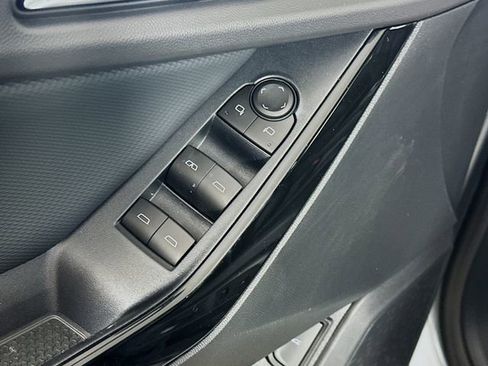 New 2026 Chevrolet Equinox LT w/ Convenience Package II image 18