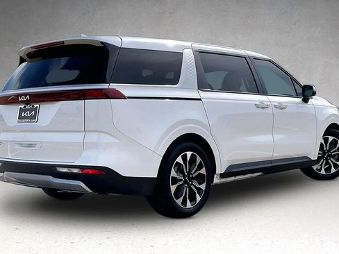 Used 2023 Kia Carnival EX FWD image 21