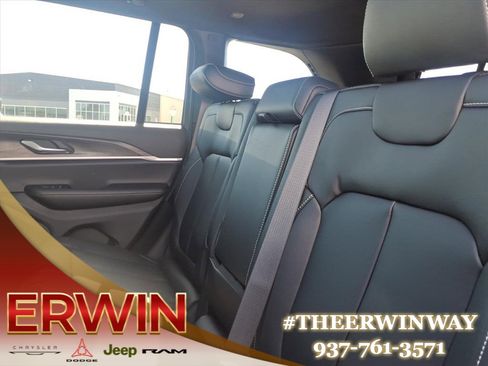 New 2025 Jeep Grand Cherokee Limited w/ Black Appearance Package image 5