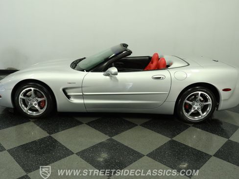 Used 2001 Chevrolet Corvette Grand Sport w/ Preferred Equipment Group2 RWD image 2