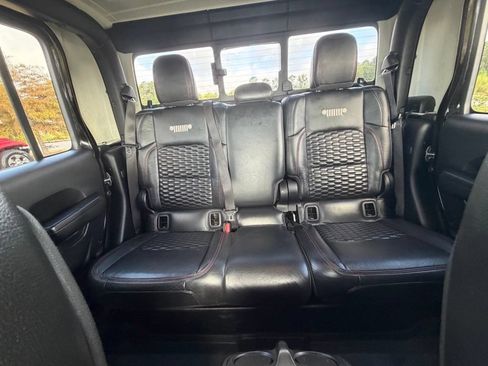 Used 2021 Jeep Gladiator Rubicon w/ Safety Group AWD/4WD image 37