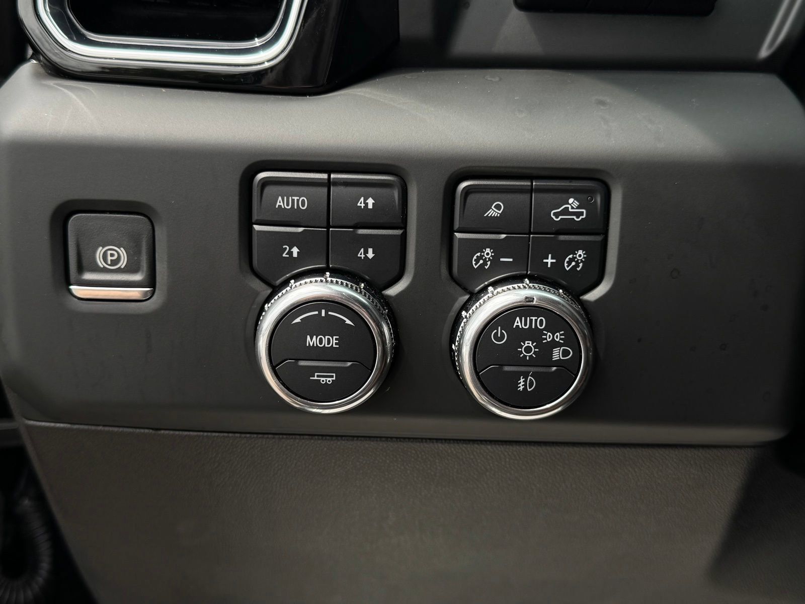 Used 2024 GMC Sierra 2500 Denali Ultimate w/ Max Trailering Package AWD/4WD image 21