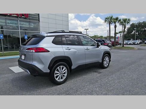 Used 2022 Toyota Corolla Cross LE w/ Moonroof Package FWD image 34