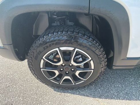 Used 2025 Jeep Compass Trailhawk AWD/4WD image 17