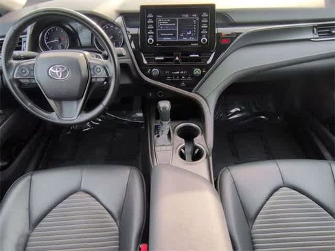 Used 2023 Toyota Camry SE image 16