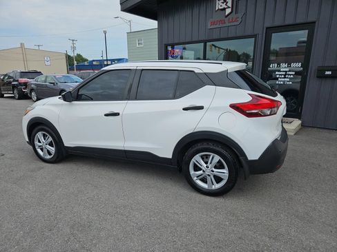 Used 2020 Nissan Kicks S FWD image 4