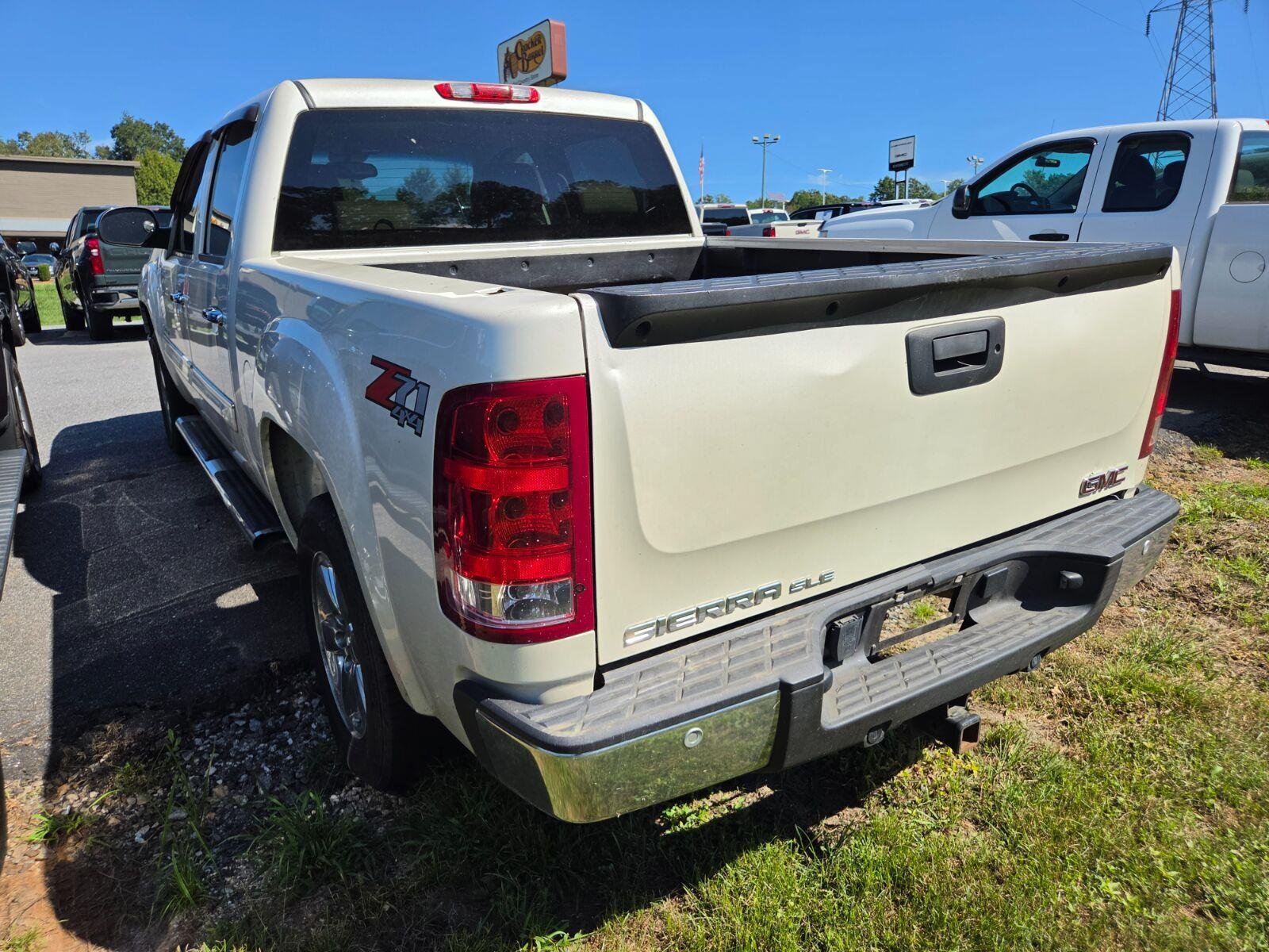 Used 2013 GMC Sierra 1500 SLE w/ Power Tech Package AWD/4WD image 8