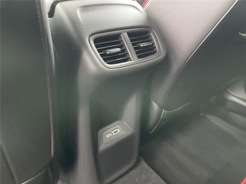 Used 2023 Buick Envision Essence w/ Technology Package I AWD/4WD image 18