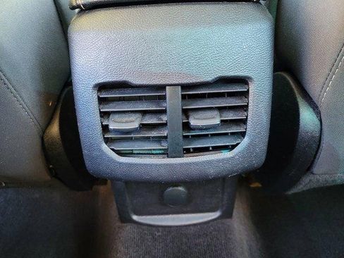 Used 2020 Ford Fusion SE image 11