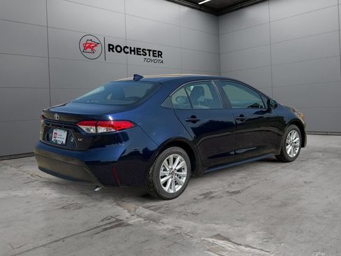 Used 2025 Toyota Corolla LE w/ LE Premium Package FWD image 5