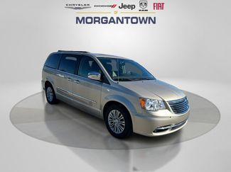 Used 2016 Chrysler Town & Country Touring-L video 3