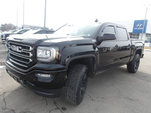 Used 2018 GMC Sierra 1500 SLE image 3