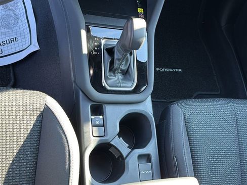Used 2025 Subaru Forester Premium image 22