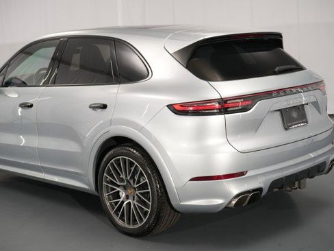Used 2019 Porsche Cayenne Turbo AWD/4WD image 25