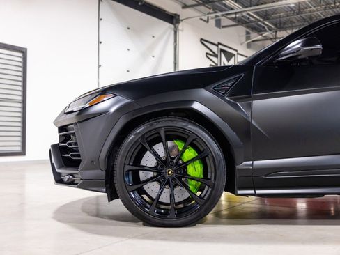 Used 2022 Lamborghini Urus AWD/4WD image 18