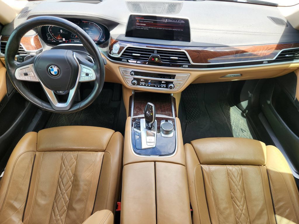 Used 2022 BMW 740i w/ Premium Package RWD image 27