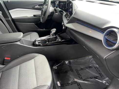 Used 2024 Chevrolet Trax LT image 22