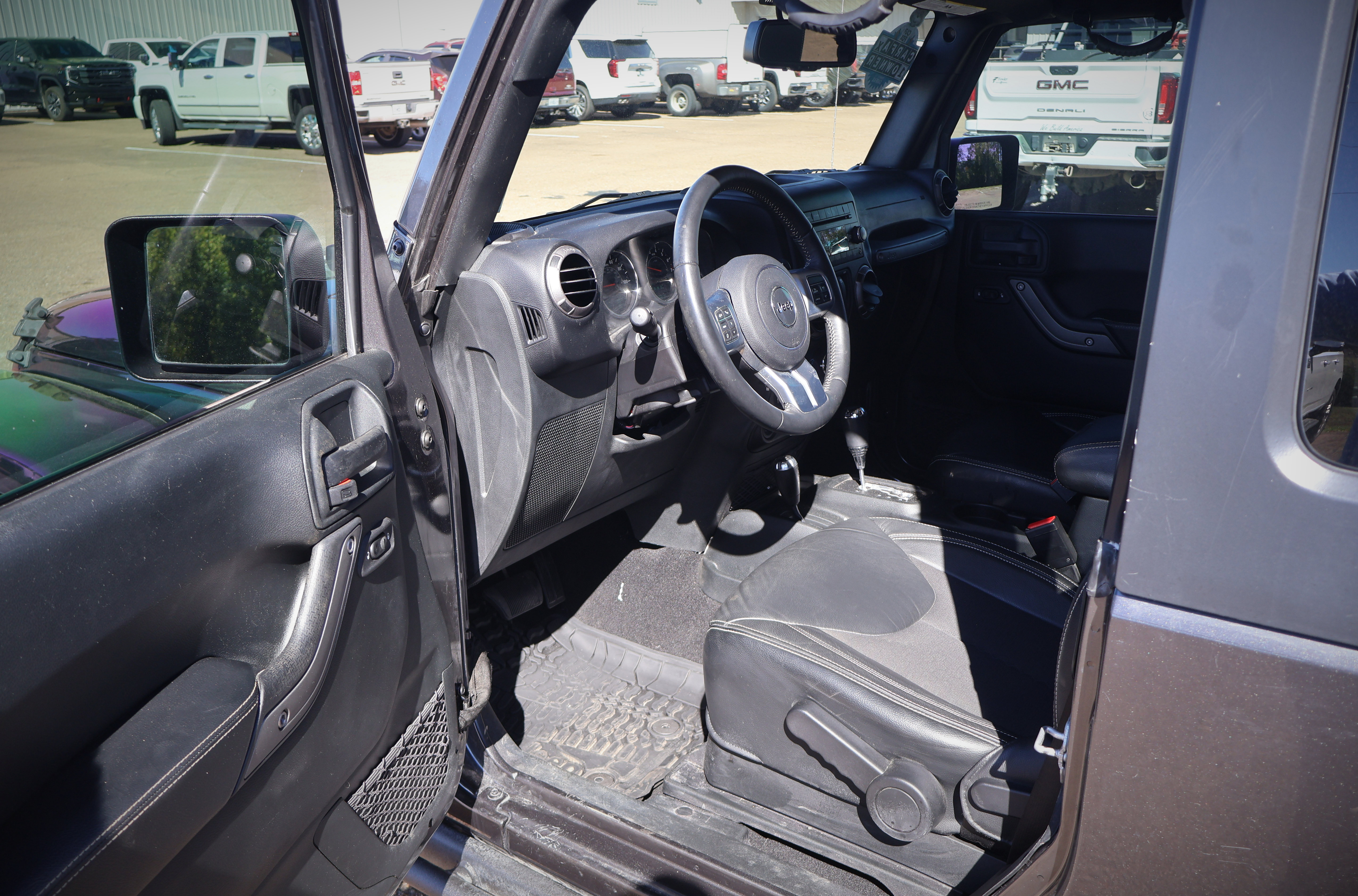 Used 2018 Jeep Wrangler Sport AWD/4WD image 9