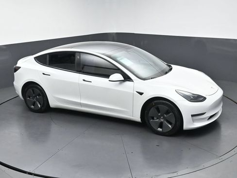 Used 2022 Tesla Model 3 Long Range AWD/4WD image 37