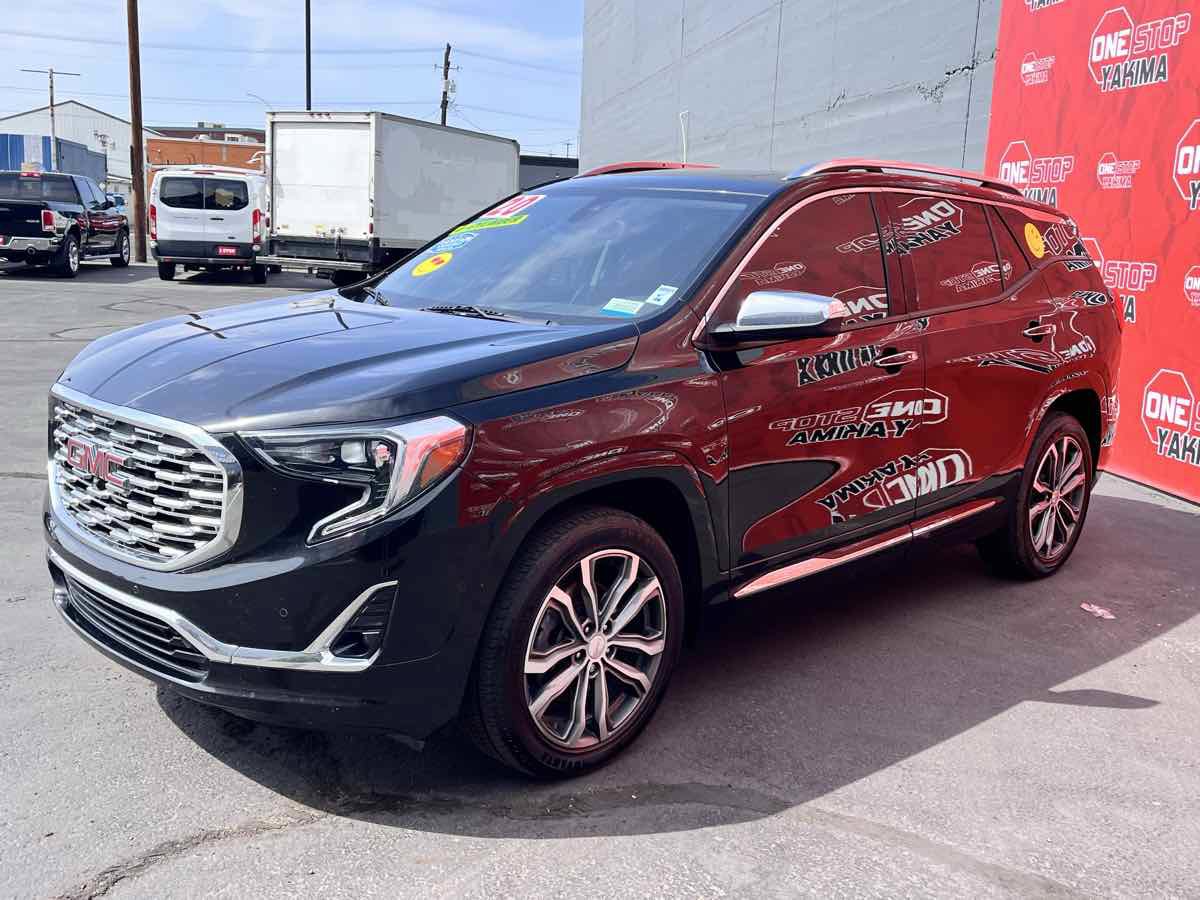 Used 2020 GMC Terrain Denali w/ GMC Pro Grade Package AWD/4WD image 3