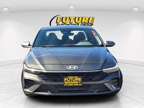 Used 2024 Hyundai Elantra SEL image 2