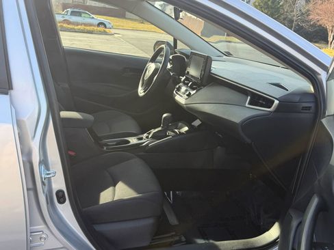 Used 2022 Toyota Corolla LE image 12