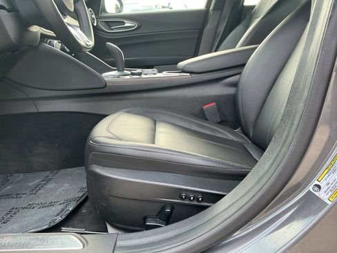Used 2022 Alfa Romeo Giulia Ti image 19